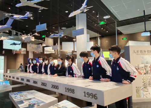 堅定文化自信，弘揚中華優(yōu)秀傳統(tǒng)文化——珠海理工中職英語課題組師生赴珠海市博物館參觀學習